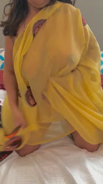 Wanna check this Indian MILF strip tease of her saree ... Let me know if you were stroking looking at me... Please ...