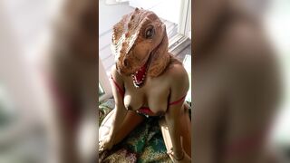 (19) Would you like to play with a Thai dino? ????????