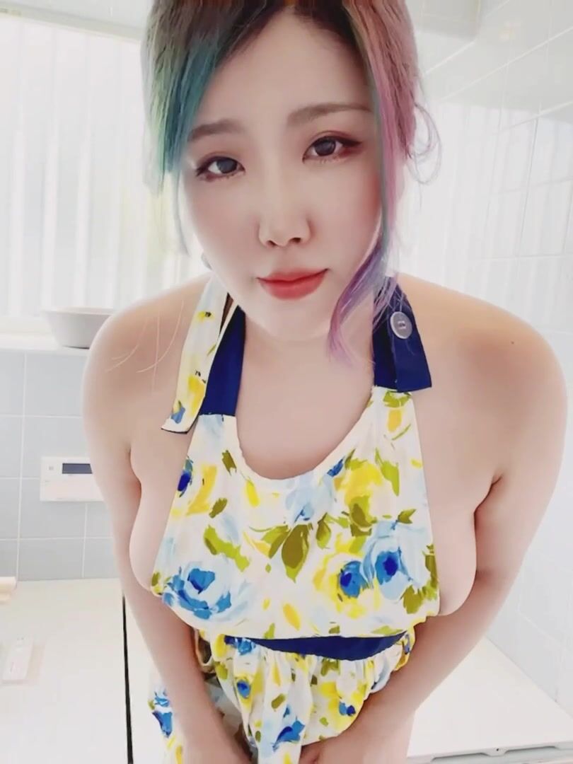 I got horny while I’m cleaning
