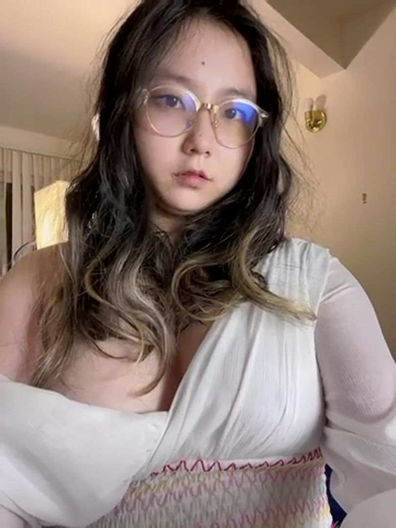 Do u like my boobs, daddy?