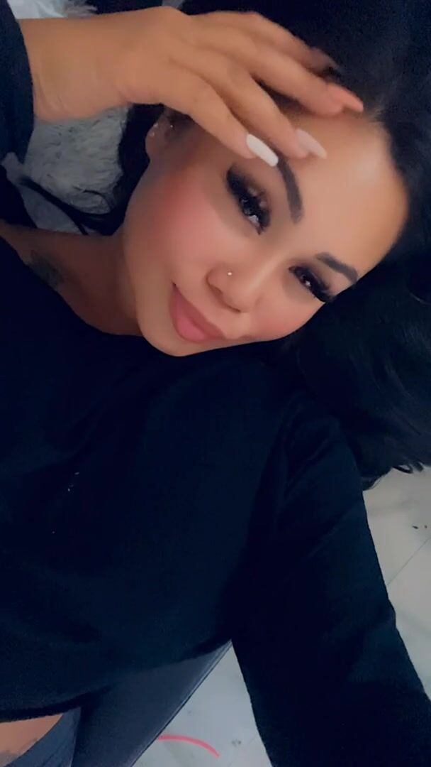 Korean ♥️ Curvy body, perky tits, and a pierced ♥️ Do you like?