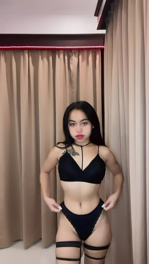 Can I clap my ass on someone’s cock please ?