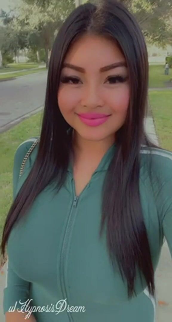 Knock knock ✊???? I’m in front of your house. Can I please borrow some cream for my coffee?