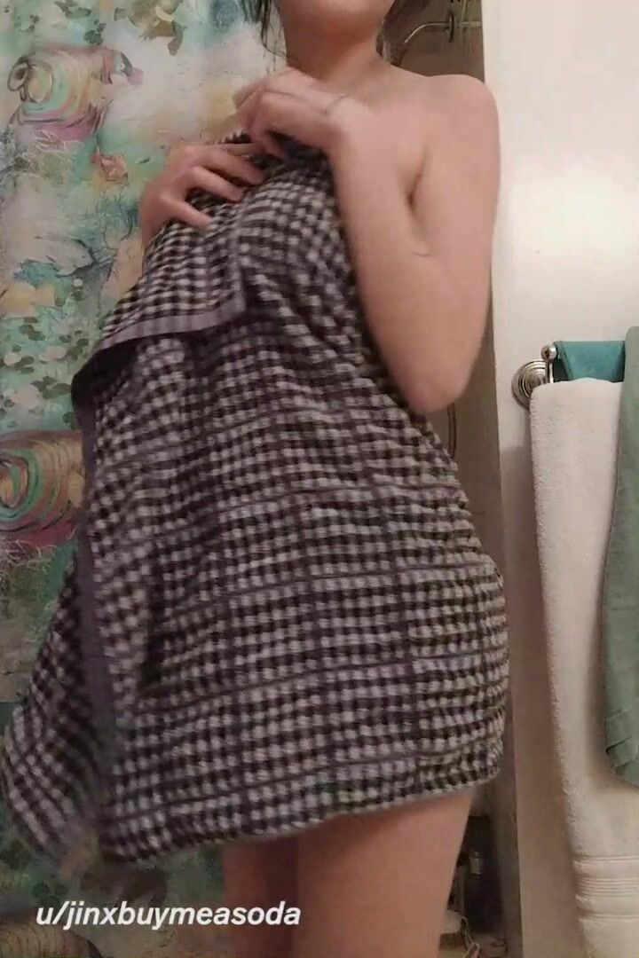 Playing around after my shower + some slow motion jiggle