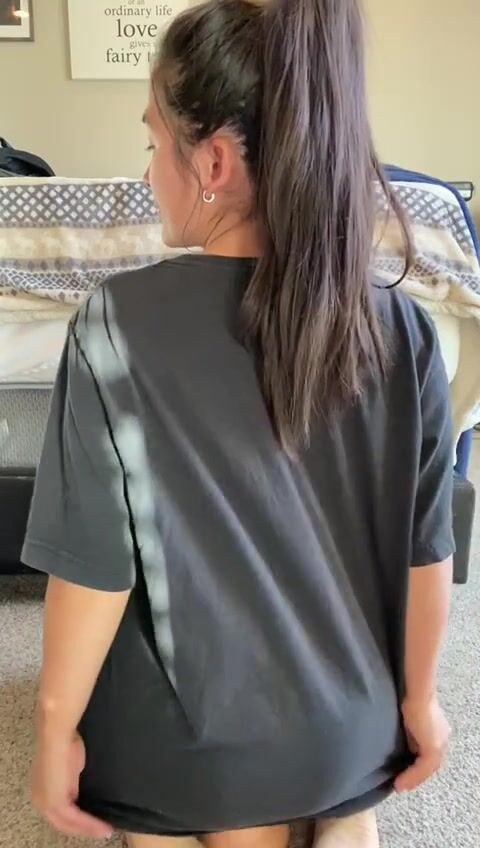 Did you hear my pussy give it a goodbye kiss when it came out?