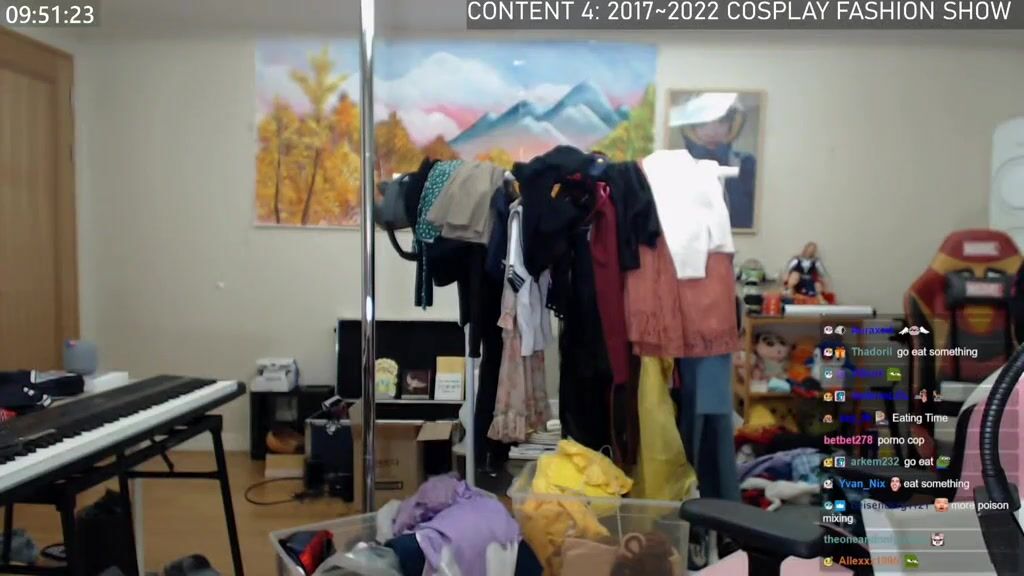 Jinnytty see trough cosplay