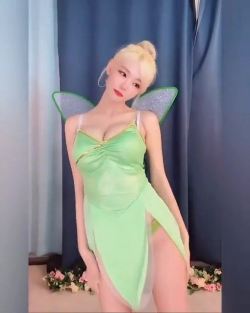 Berry Tinker Bell cosplay