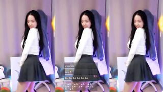 Twitch Asians: Tyongeee lifting her skirt while dancing #4