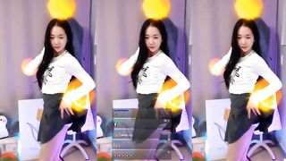 Twitch Asians: Tyongeee lifting her skirt while dancing #2