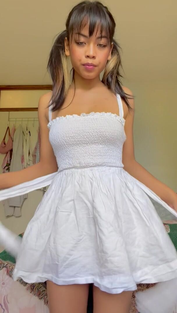 tiny and very fuckable, wanna try me out? ????