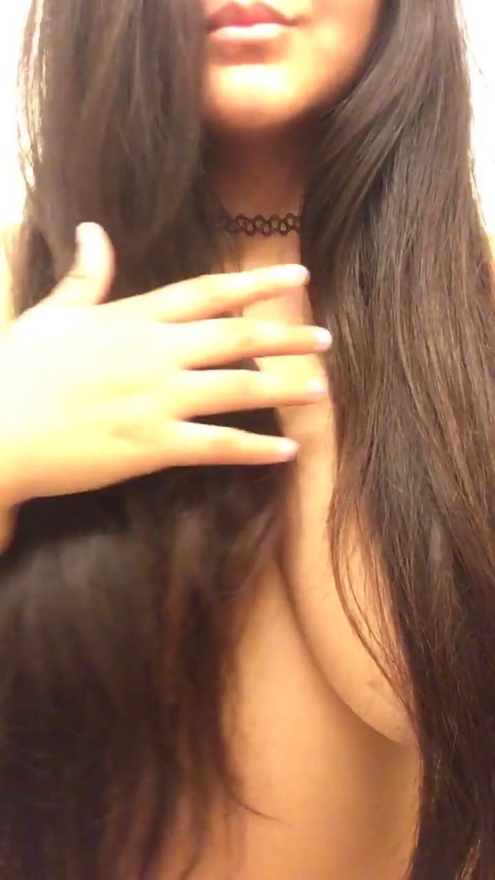 Peek-a-boob :o