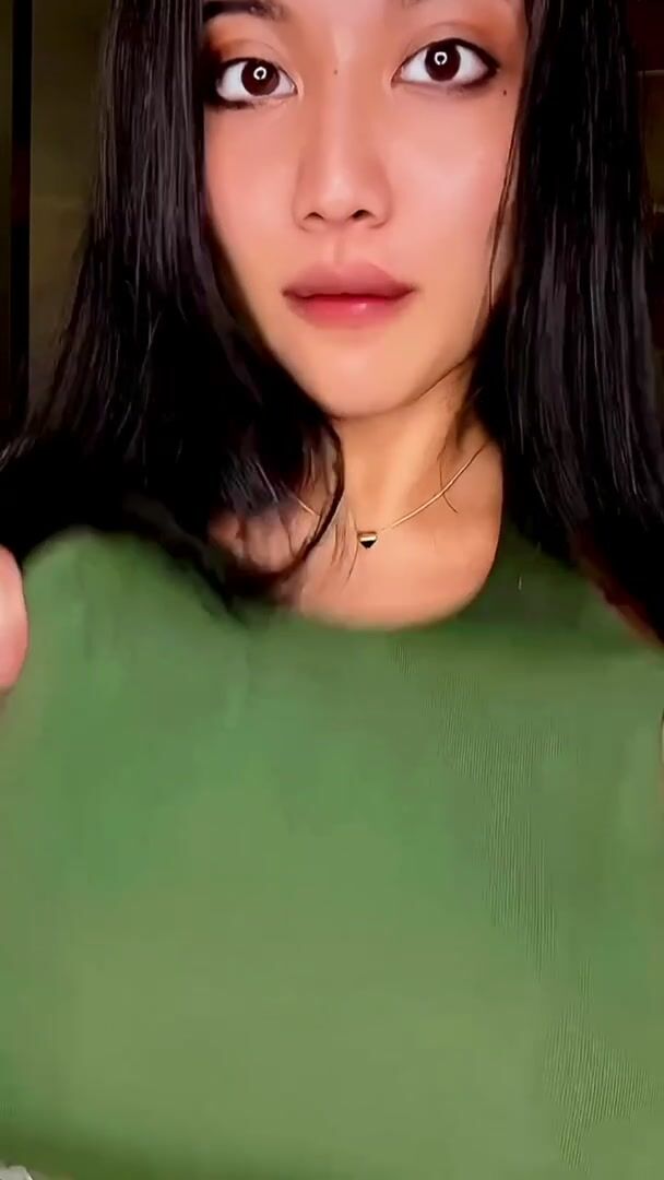 i promise i dont make these silly faces when i fuck just titty reveals ;)